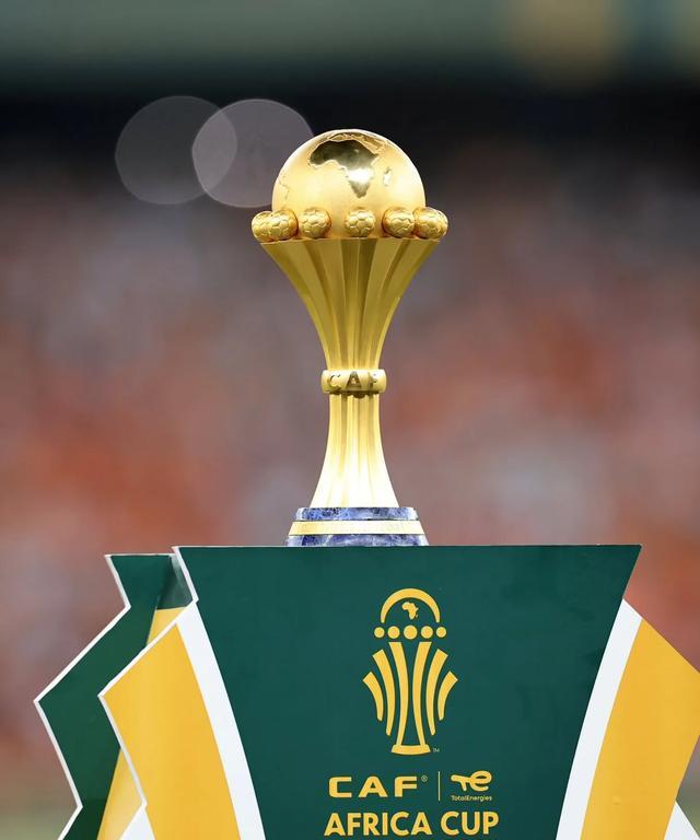 TA：热刺本赛季的定位球表现出色，曼联需要加强定位球防守（TA：热刺本季定位球强势，曼联亟需提升死球防守）