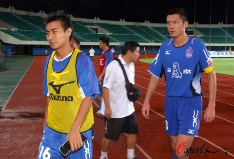 剑南春｜15连胜！拜仁3-0药厂，雅克松德甲首球，格纳布里建功（剑南春｜拜仁3-0击败药厂豪取15连胜，雅克松收获德甲处子球，格纳布里破门）