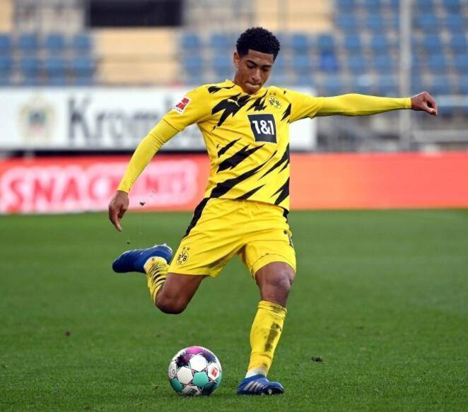 记者：德罗西取消去阿根廷看博卡vs河床的行程，或接手热那亚（记者称德罗西取消赴阿根廷观战博卡对河床，或将接手热那亚）