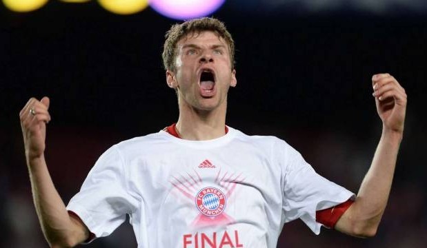 追星现场？这才是真正的双向奔赴！残特奥会赛场上，观众围着运动员们要签名！（这才是双向奔赴！残特奥会赛场成“追星”现场，观众争相向运动员要签名）