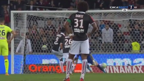 成都上次取胜还是10月17日赢梅州，自那之后6场比赛4平2负（成都自10月17日击败梅州后已6战不胜：4平2负）