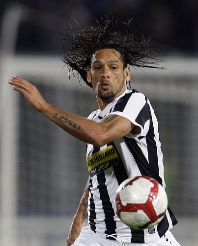 会打球的人，都有这个习惯（打球的人都有一个共同习惯）