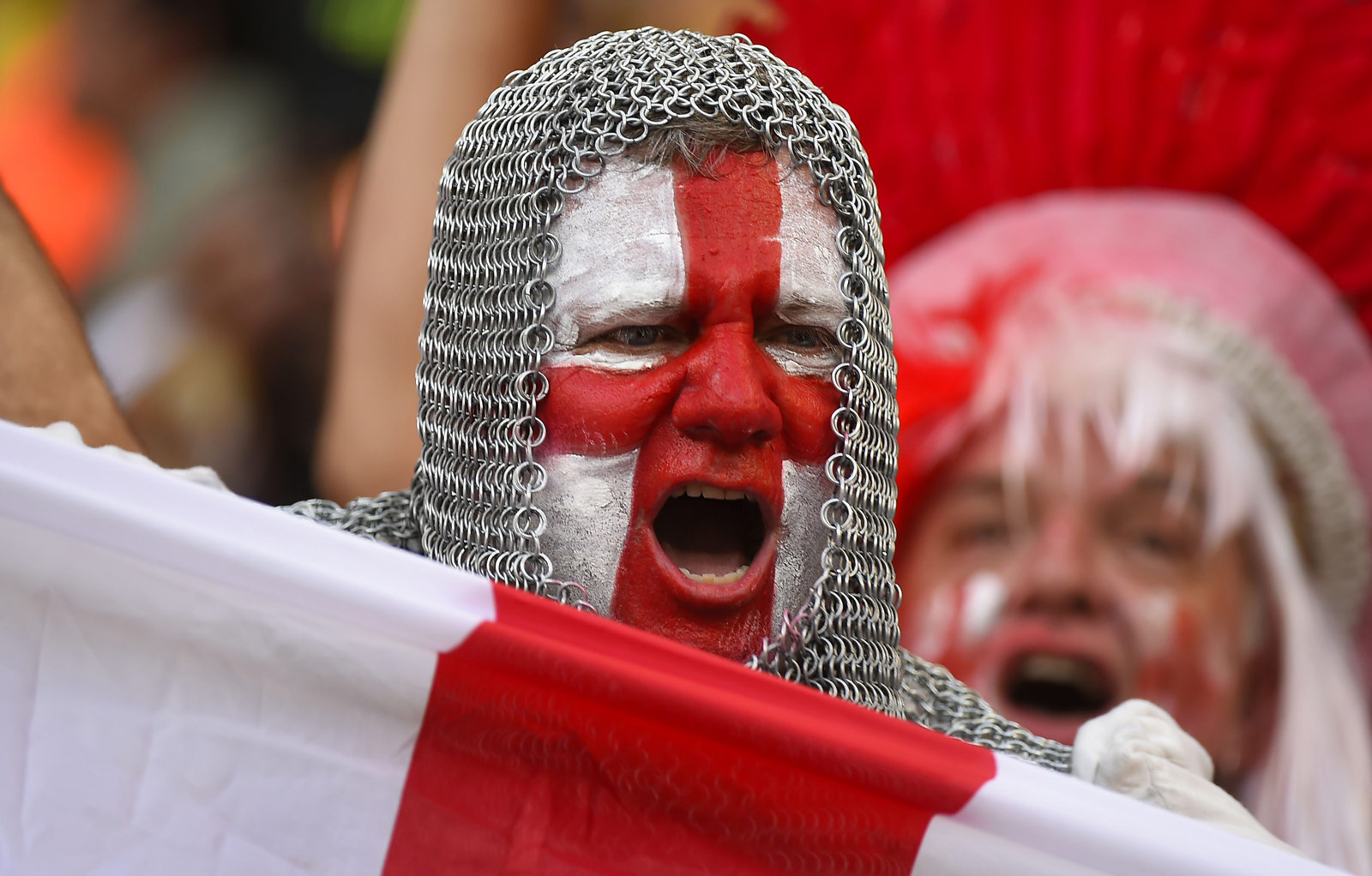 沪媒：莱昂纳多伤势没完全康复，刘若钒等人也有不同程度伤病（沪媒称莱昂纳多尚未完全康复，刘若钒等队友亦有不同程度伤情）