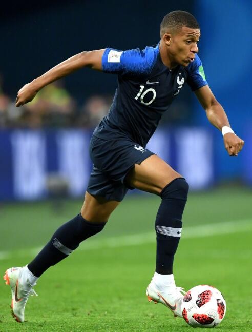 莱万慌了吗？巴萨另一神锋每88分钟进1球，主力中锋之争提前结束？（莱万该慌吗？巴萨另一锋霸88分钟一球，主力中锋之争或提前落幕）