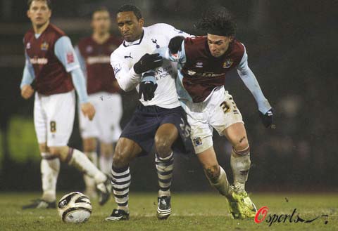 巴萨今夏卖卡萨多免签托马斯引热议（巴萨今夏或售卡萨多并免签托马斯引发争议）