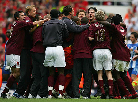 河有多长？詹皇连续上双近19年，期间经历245名不同队友（詹皇连续得分上双近19年，生涯与245位不同队友并肩）