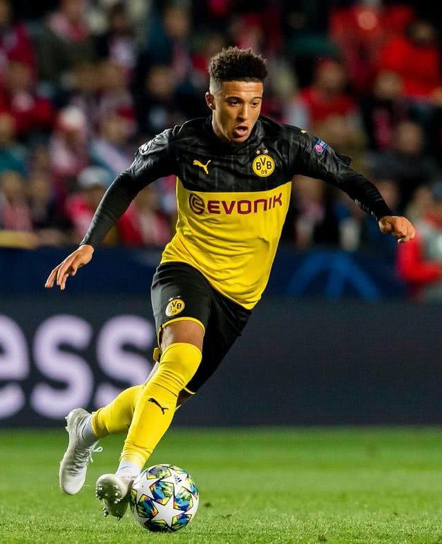 翻修球场，“连滚带爬”为的是“从从容容”（修缮球场：当下的“连滚带爬”，只为明日的“从容不迫”）